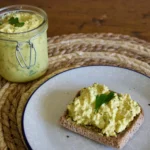 Tofuspread met edelgistvlokken